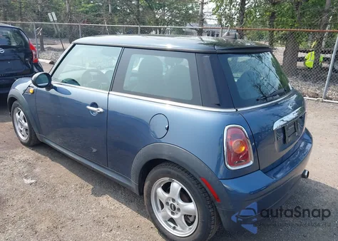 2010 Mini Cooper z USA, uszkodzony, nr VIN WMWMF3C57ATZ61622